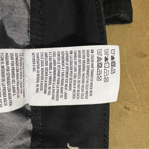 American Eagle Women's Super Stretch X Black Distressed Knee Jegging Jeans - Picture 9 of 9